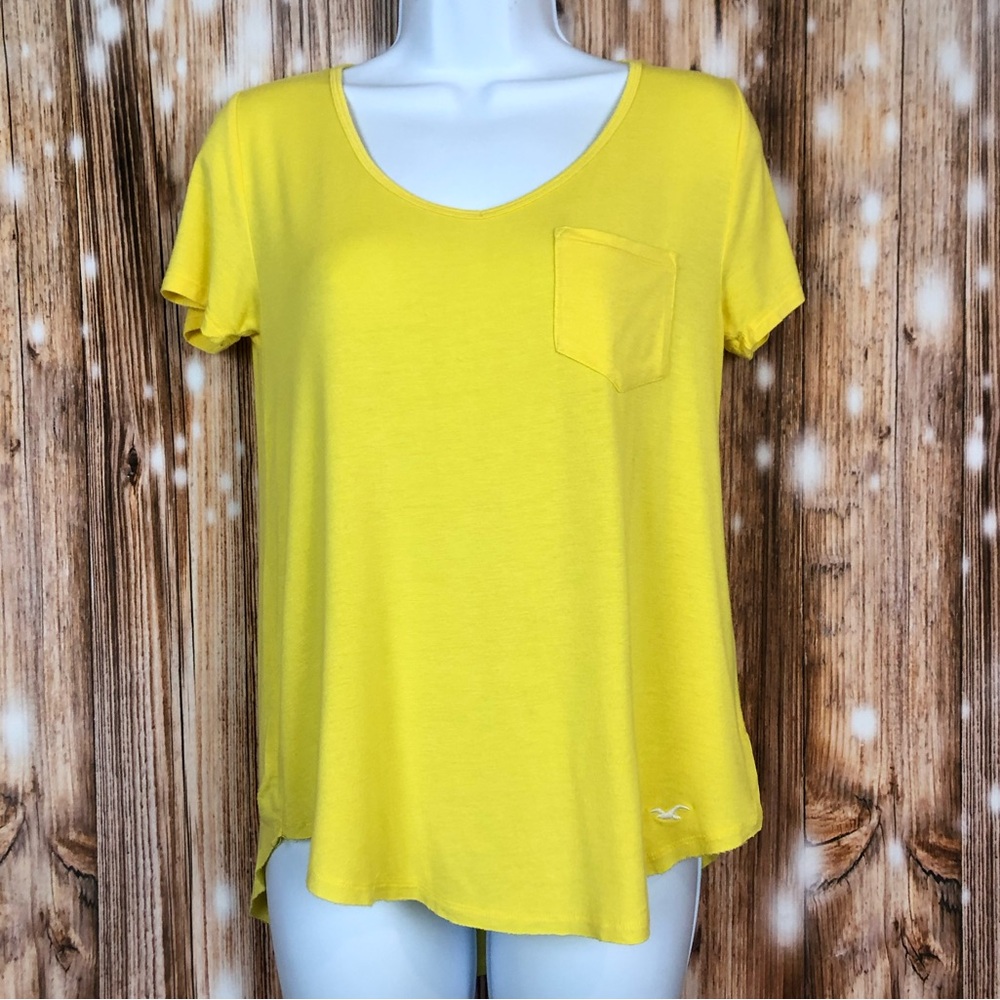 Hollister Must Have Collection Yellow Easy Pocket Tee